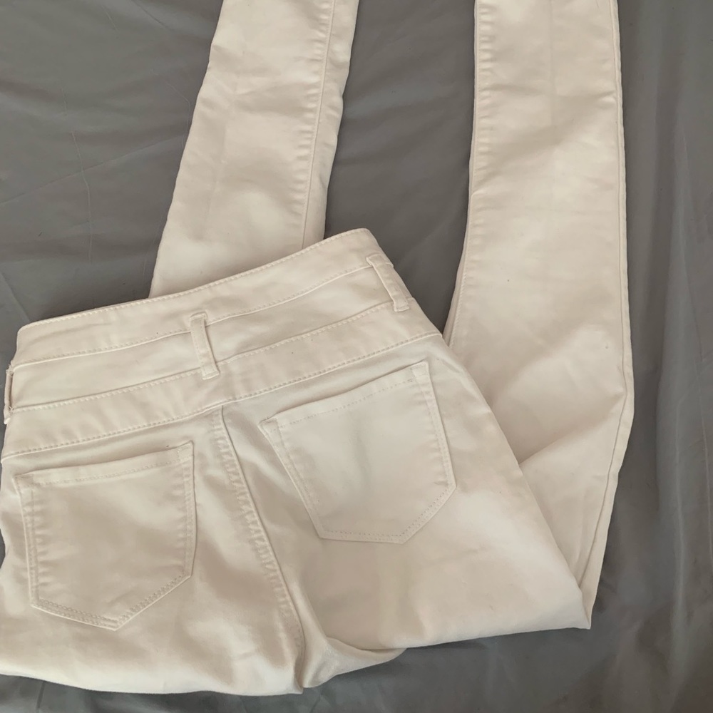 White high waisted jeans